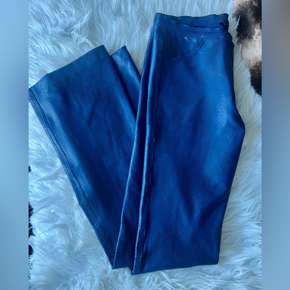 Mayren Viray Women’s Blue Snakeskin Textured High-Rise Trousers! Sz 2!